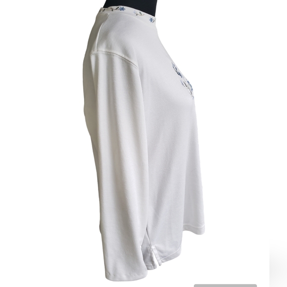 Bonworth Size S White With Blue Flower Embroidered Top - Picture 2 of 8